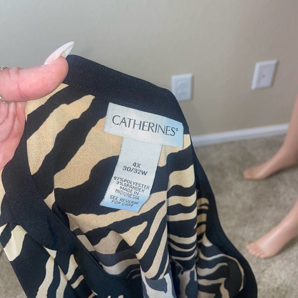 Catherines blouse top tiger striped pattern V- neck roll tab sleeve SZ 4 XL - Picture 8 of 9